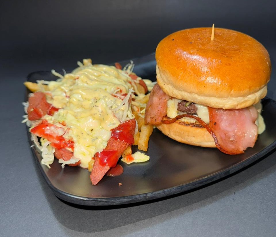 Hamburguesa Clasíca + Salchipapa - Comida rapida La Mordida Fusa