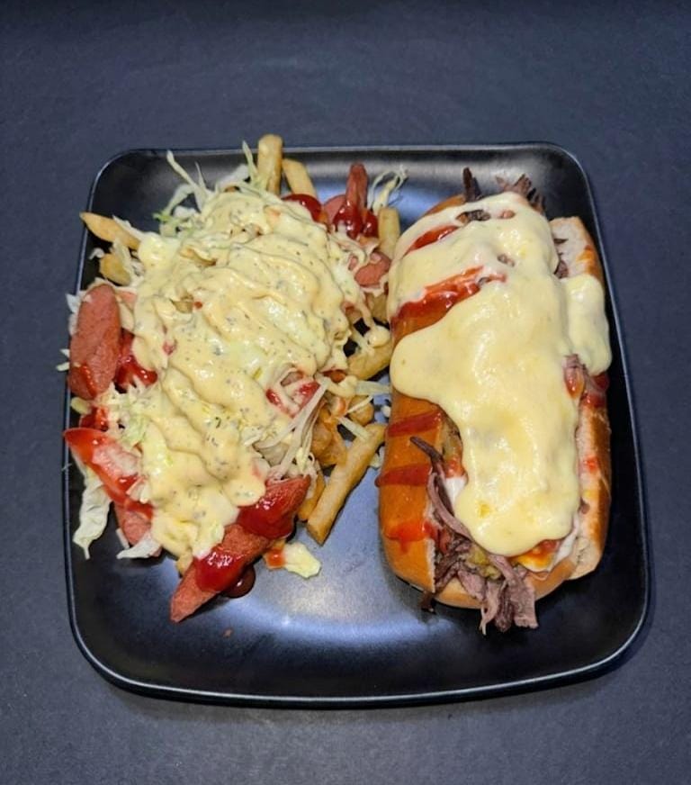 Perro personal + salchipapa - Menu La Mordida Fusa